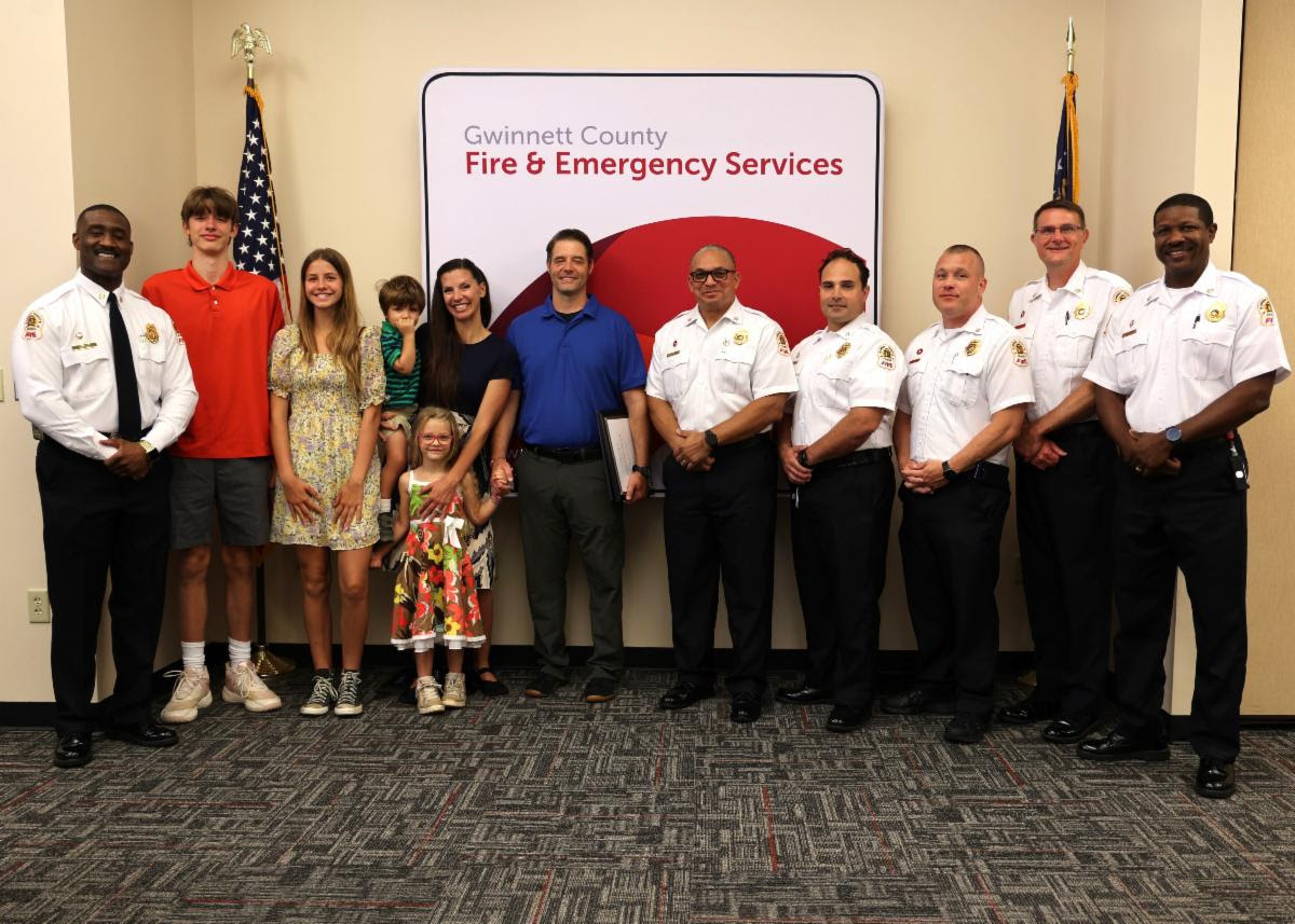 Distinguished Civilian Service Award – Caring Neighbours