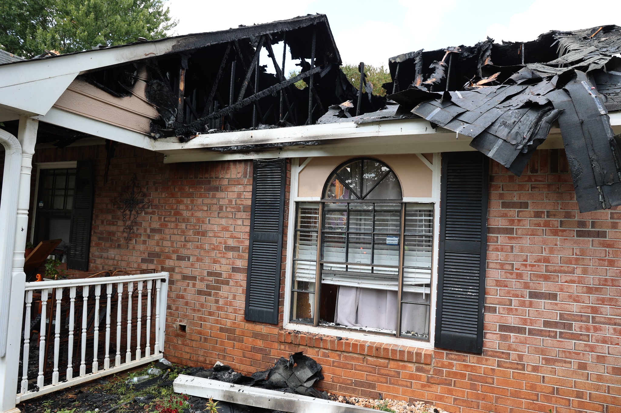 HouseFire — FireFighters — Creek Hollow Way In Duluth
