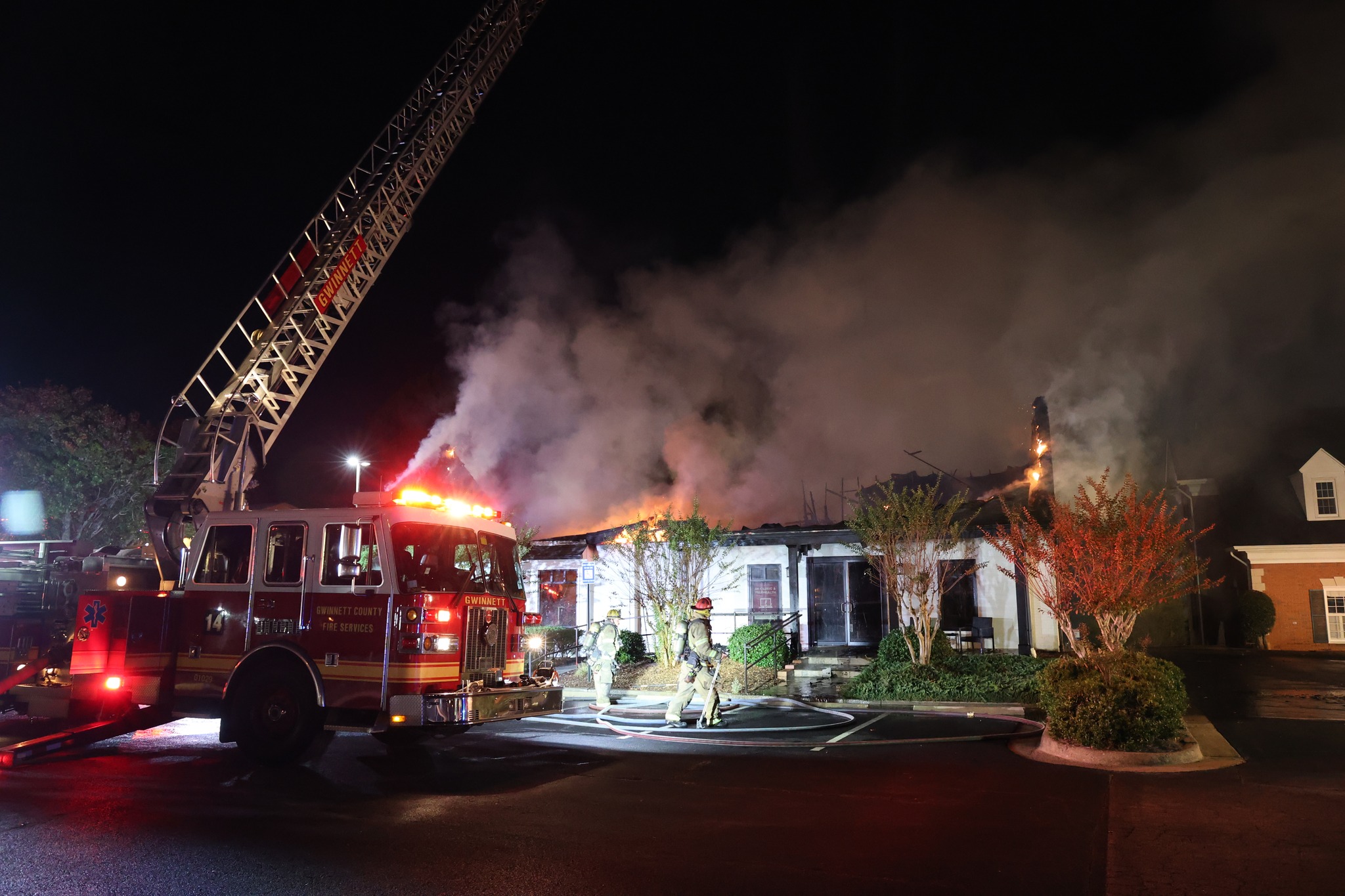 -FireOfficeBuilding --FireFighters - Buford8