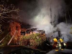 HouseFire - FireFighters -- SNELLVILLE-3